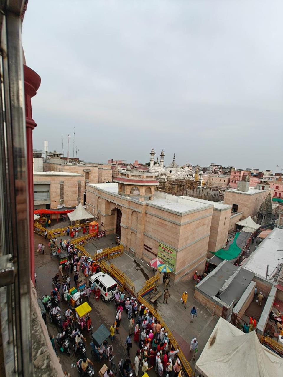 Shri Kailash Pati Guest House- Opposite Kashi Vishwanath Temple Varanasi Exterior photo