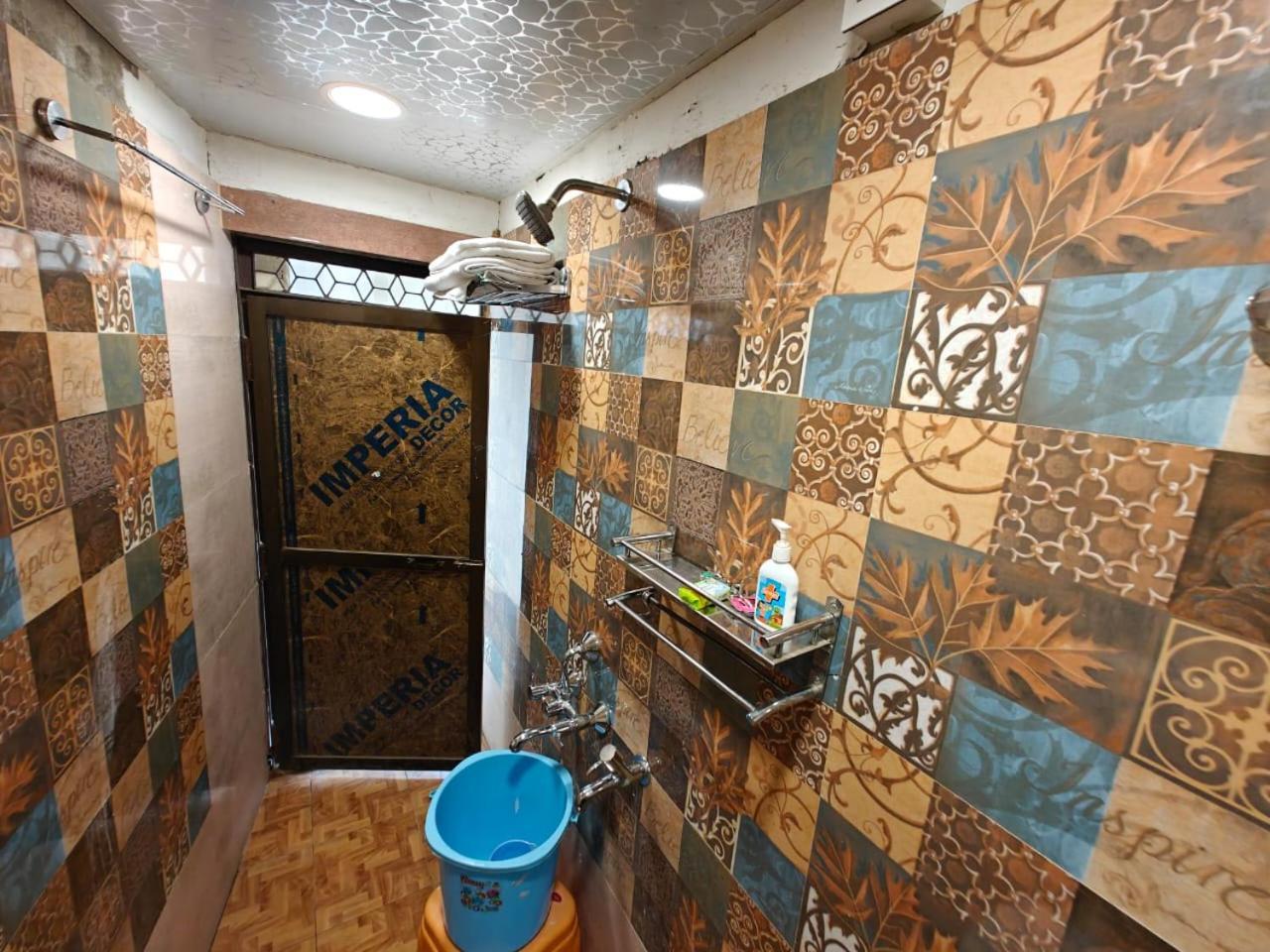 Shri Kailash Pati Guest House- Opposite Kashi Vishwanath Temple Varanasi Exterior photo